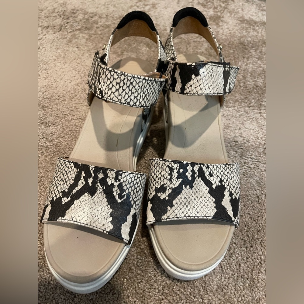 Dr Scholls wedges EUC